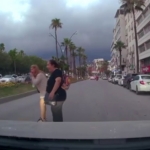motosikletin-scooterli-cocuga-carptigi-anlar-kamerada-nKvUb7rN.jpg