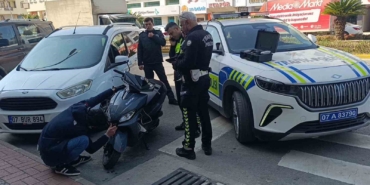 motosikletini-devirdi-48-bin-ceza-yedi-BkwFbEBU.jpg