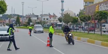 motosikletini-uygulama-yapan-polislerin-uzerine-surup-kacti-Hd1lkG7J.jpg