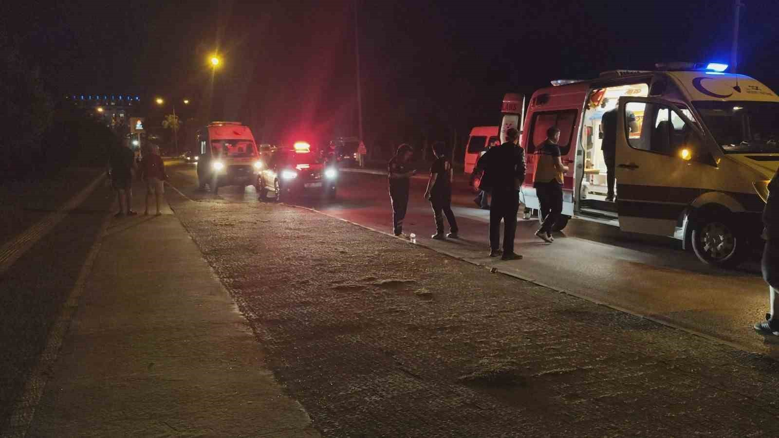 motosikletiyle karanlikta kaldirima carpti 1 yarali 0 TSsJeu7Q
