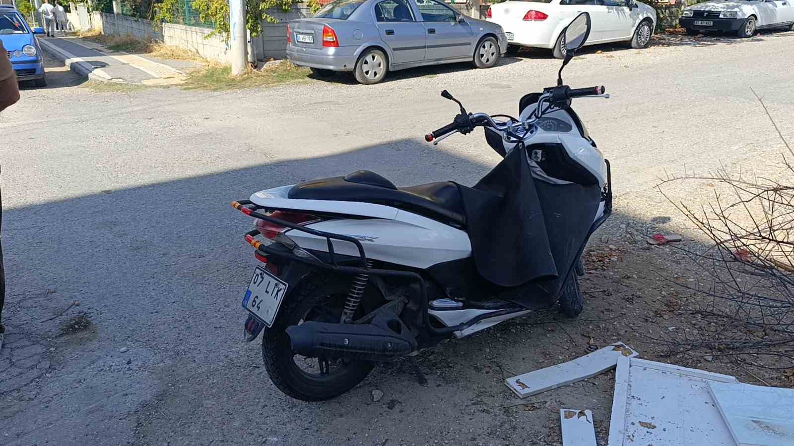 Motosikletle çarpışan otomobilin kadın sürücüsü, alkolmetreyi üflerken gözyaşlarını tutamadı 7 motosikletle carpisan otomobilin kadin surucusu alkolmetreyi uflerken gozyaslarini tutamadi 3 rO85arZS