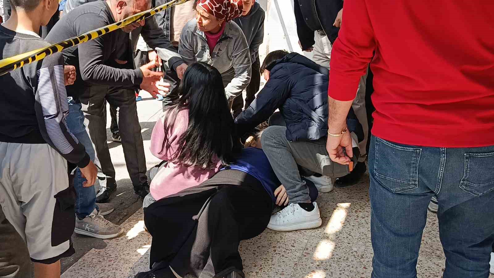 motosikletle gelip is yeri sahibini basindan vurup oldurdu 5 OcavHZc2