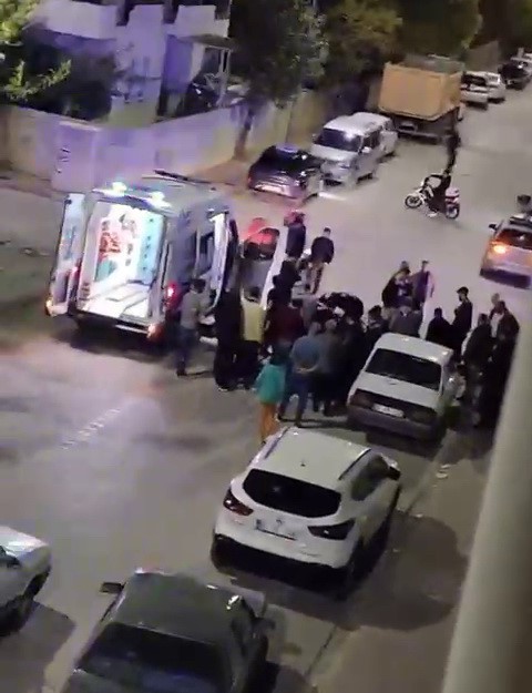 motosikletle otomobilin carpisma anlari kameralara yansidi 1i agir 2 yarali 0 wEHIfdLt
