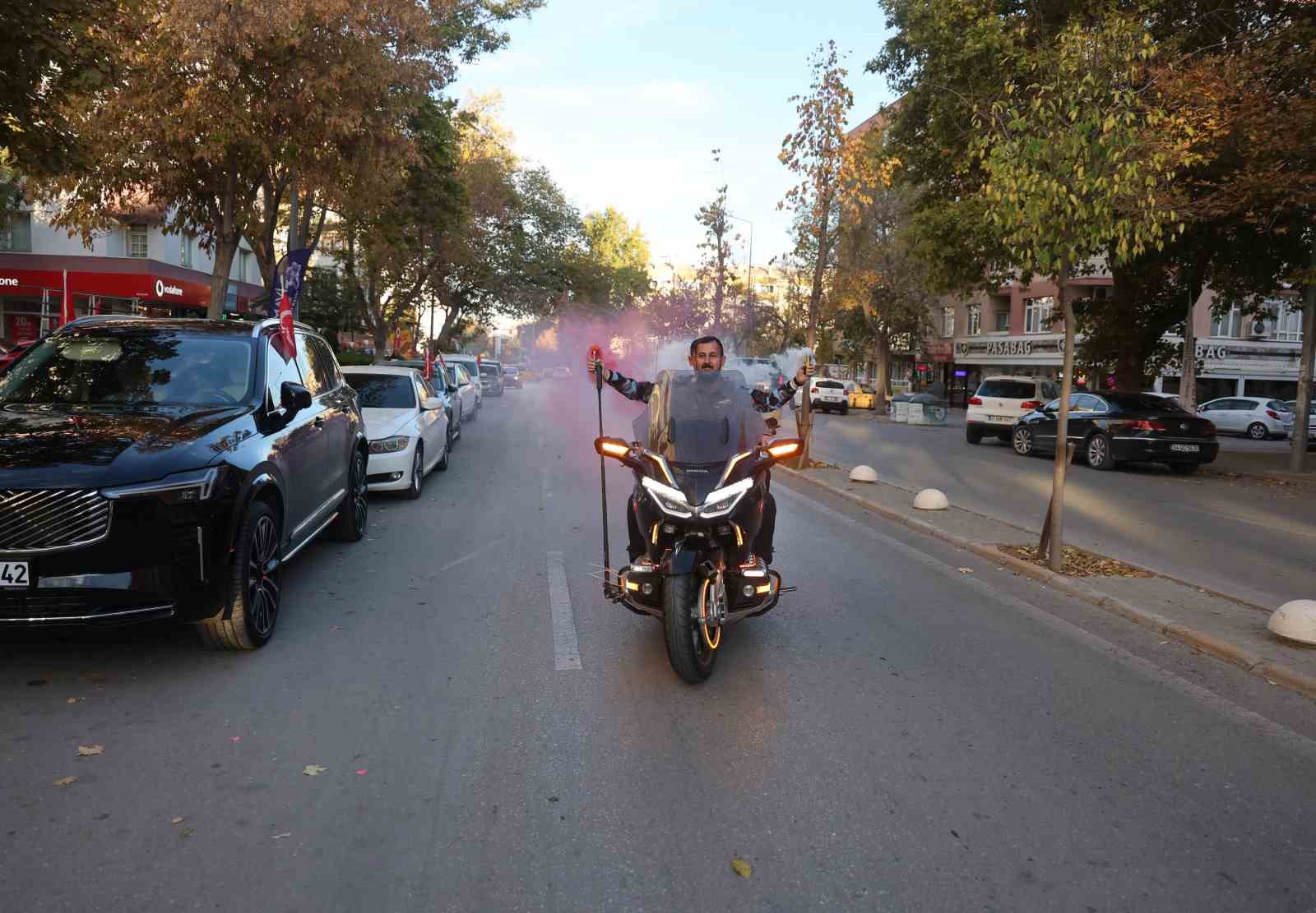motosikletle umre yolculugunu tam 15 bin kilometreyle tamamladi 0 QAQYTggp