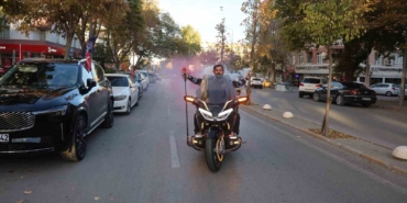 motosikletle-umre-yolculugunu-tam-15-bin-kilometreyle-tamamladi-mttashey.jpg