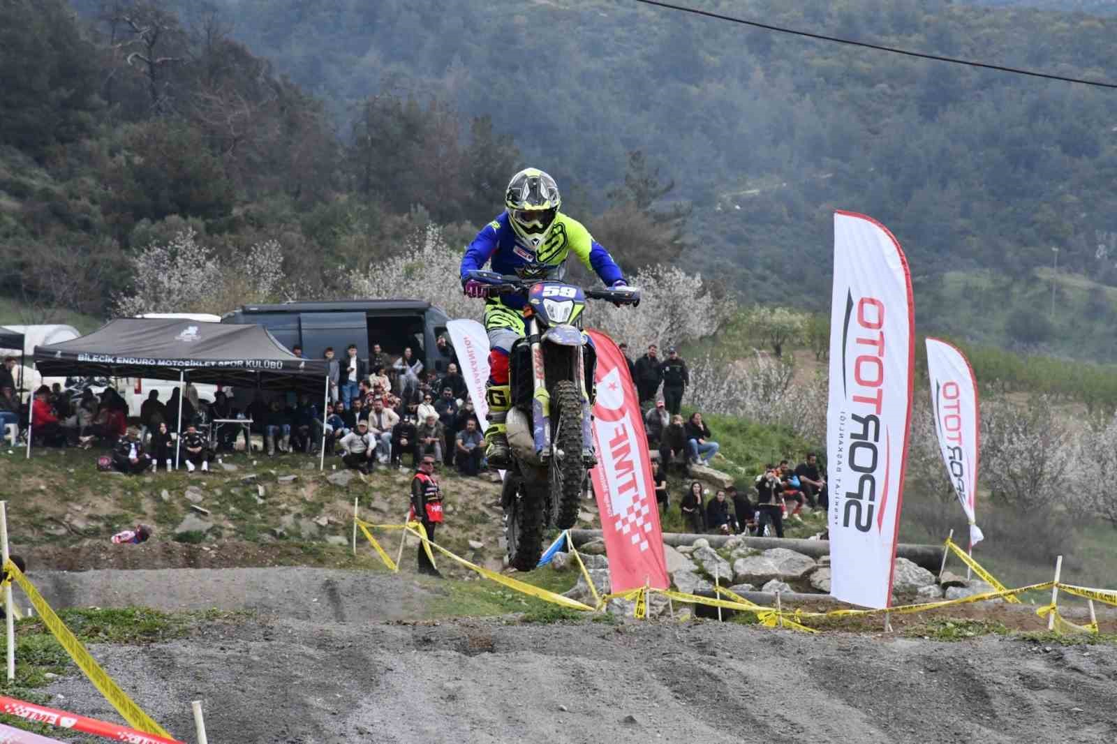motosikletler uctu 0 VciQfjaw