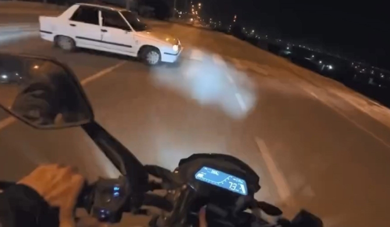 motosikletli-ciftin-kaza-ani-kamerada-UtKePrCJ.jpg