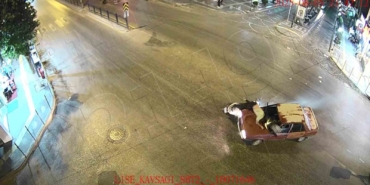motosikletli-kaputa-yapisti-otomobil-motosikletlinin-ustunden-gecti-COSnpJVM.jpg