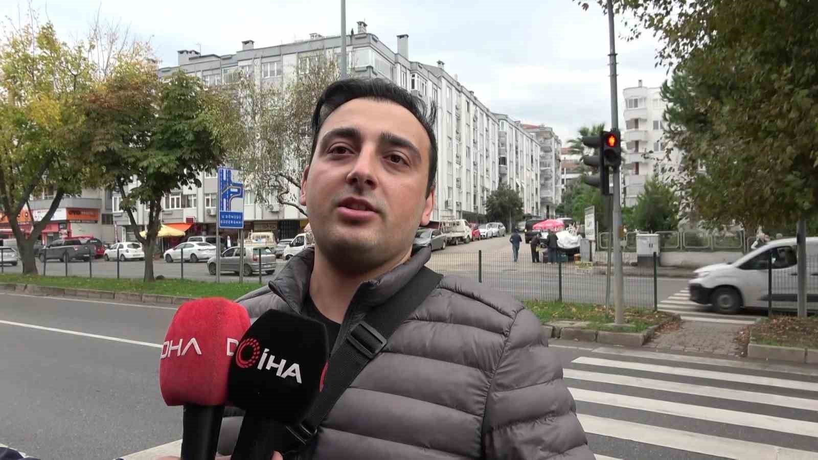 motosikletli kuryenin carptigi yasli adam kanlar icinde yere yigildi 4 snJHYbfb