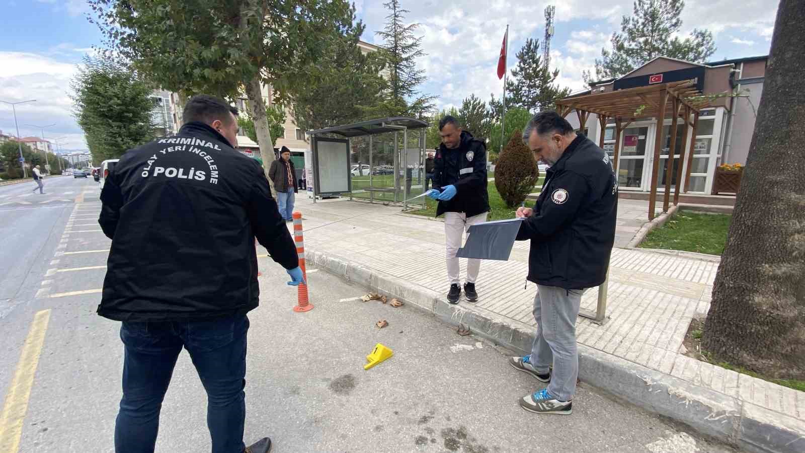 motosikletli saldirgan muhtarliga kursun yagdirdi 4 jbJfY7mu