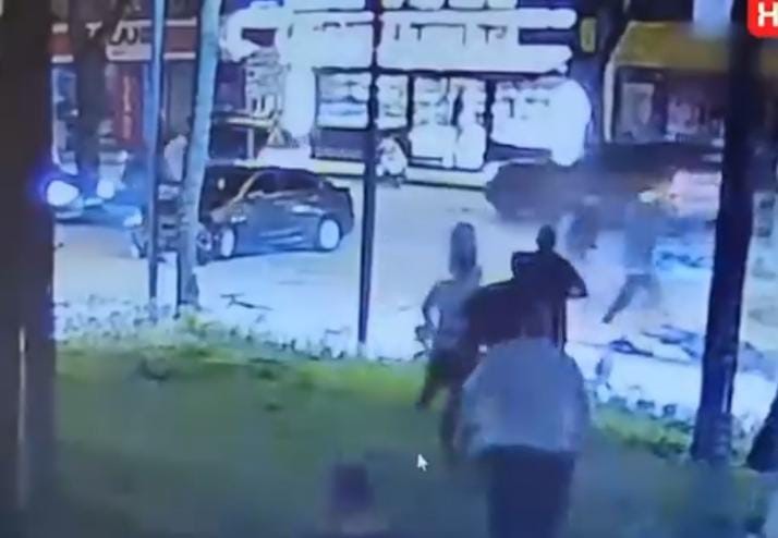 motosikletlinin metrelerce suruklendigi feci kaza kamerada 3 mYDkecCY