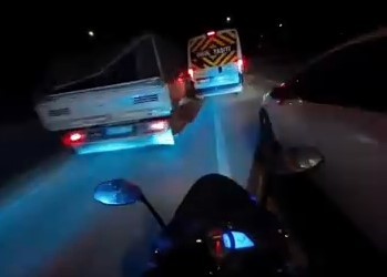 motosikletlinin tehlike atlattigi anlar kamerada 1 1hAa75CA