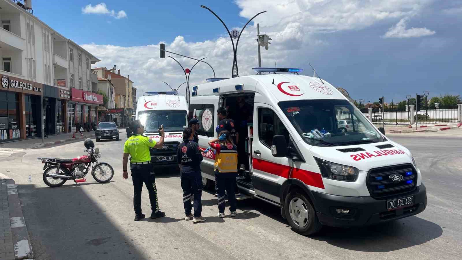 Motosikletteki 2 kişinin ölümden döndüğü kaza kamerada 6 motosikletteki 2 kisinin olumden dondugu kaza kamerada 2