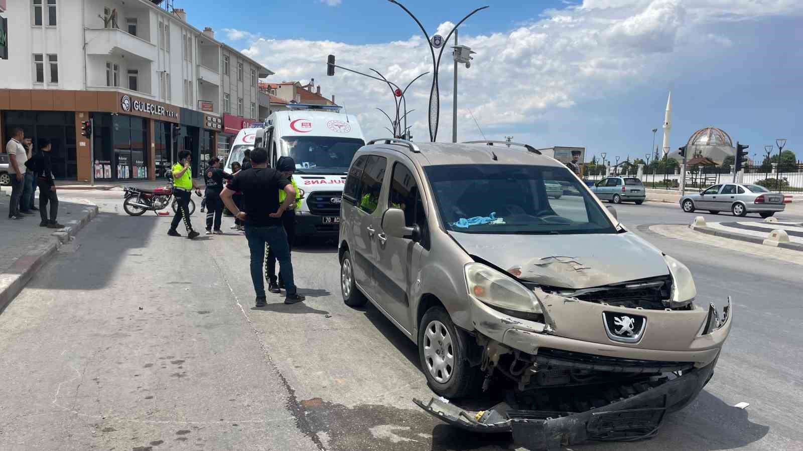 Motosikletteki 2 kişinin ölümden döndüğü kaza kamerada 7 motosikletteki 2 kisinin olumden dondugu kaza kamerada 3 VRXky1R7