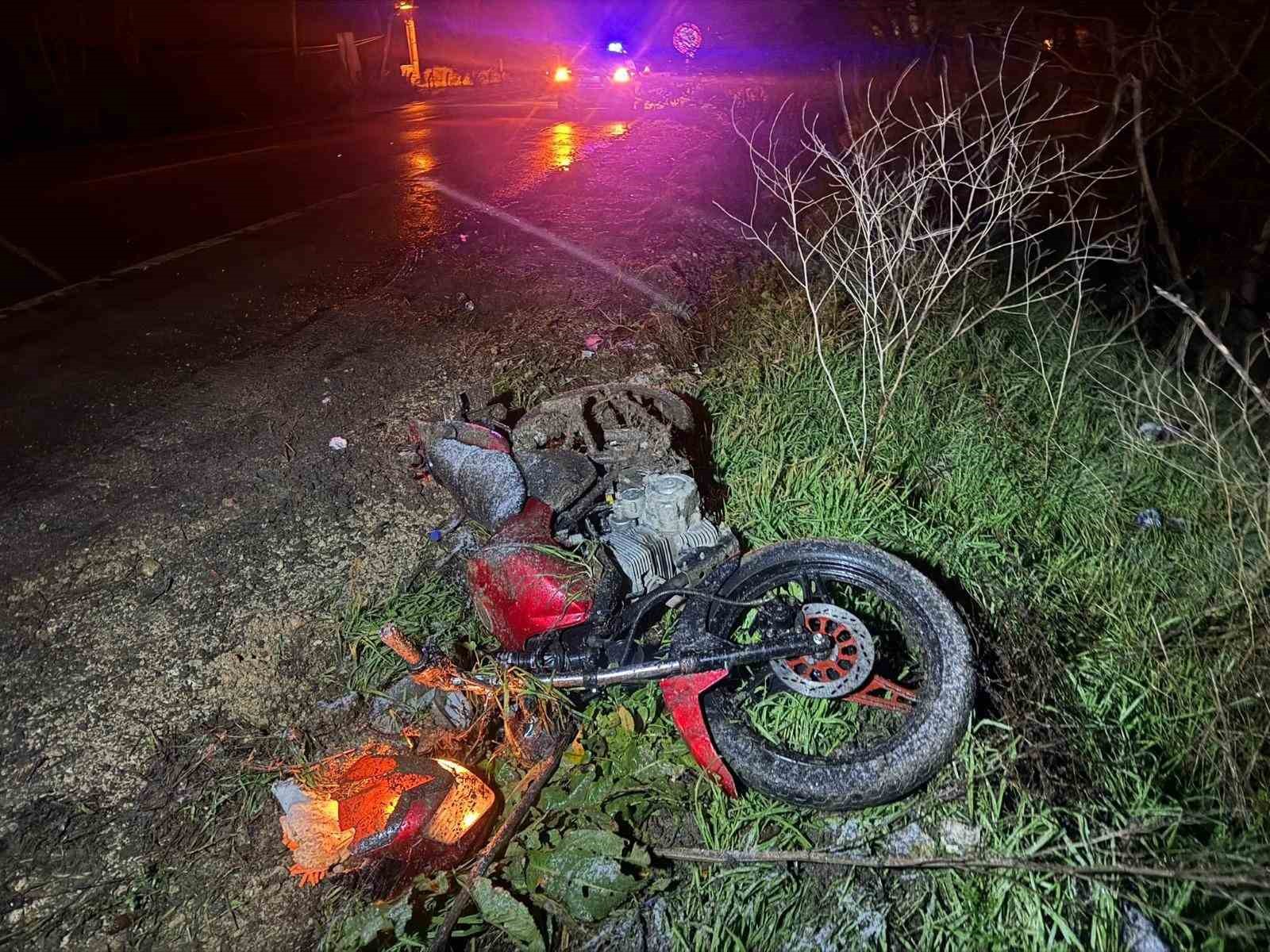 motosikletten dusen genc agir yaralandi 1 SftcaBgn