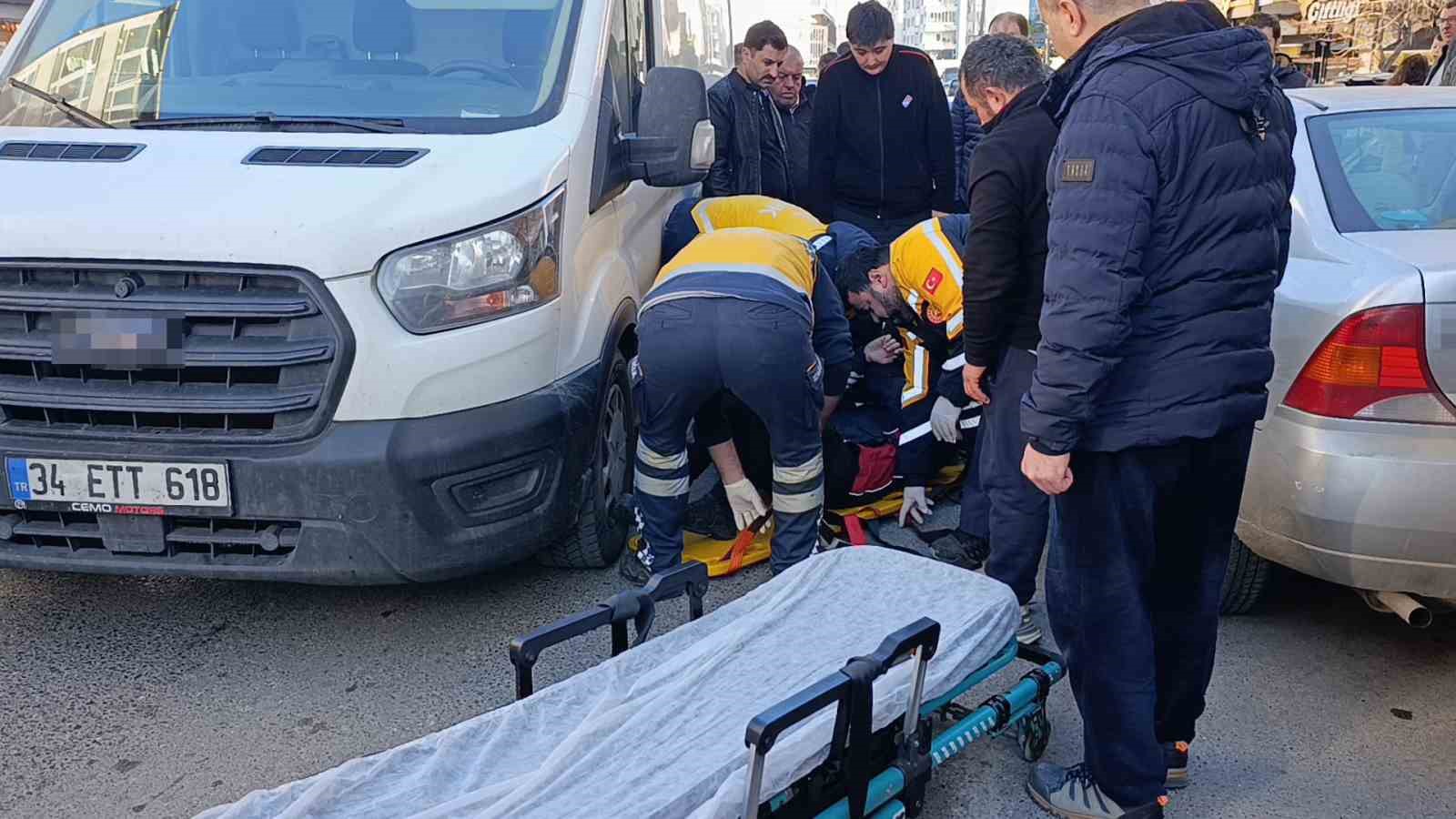 motosikletten dusen kurye yaralandi 1 rLZM8WKL