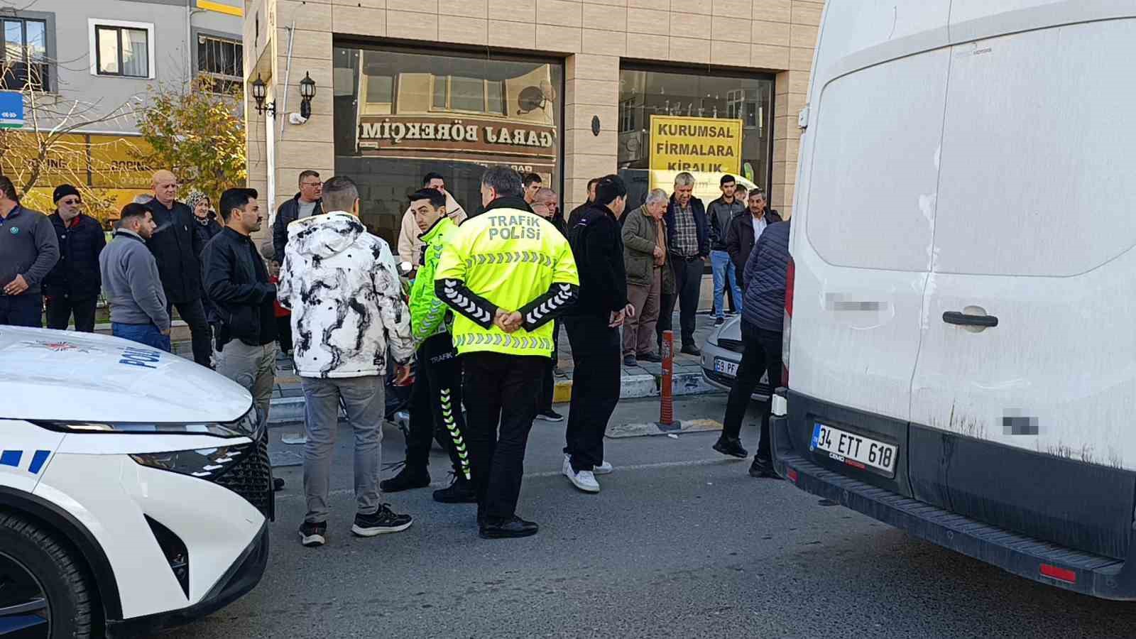 motosikletten dusen kurye yaralandi 2 XfZORjUc
