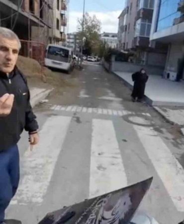 motosikletten-inip-yol-vermekte-direndi-ben-gecmem-cGd5ZLZH.jpg