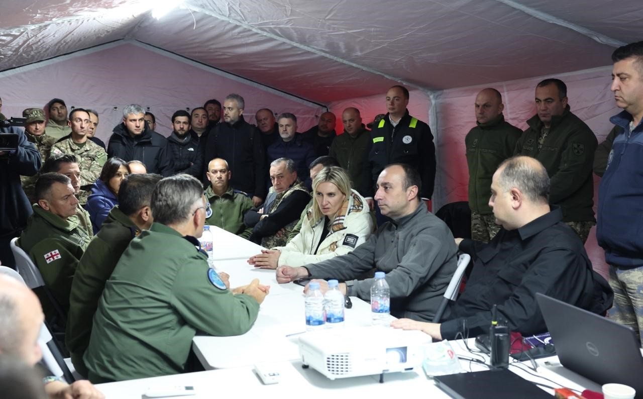 msb kaza kirim ve arama kurtarma ekibi olay yerinde calismalarina devam ediyor 1