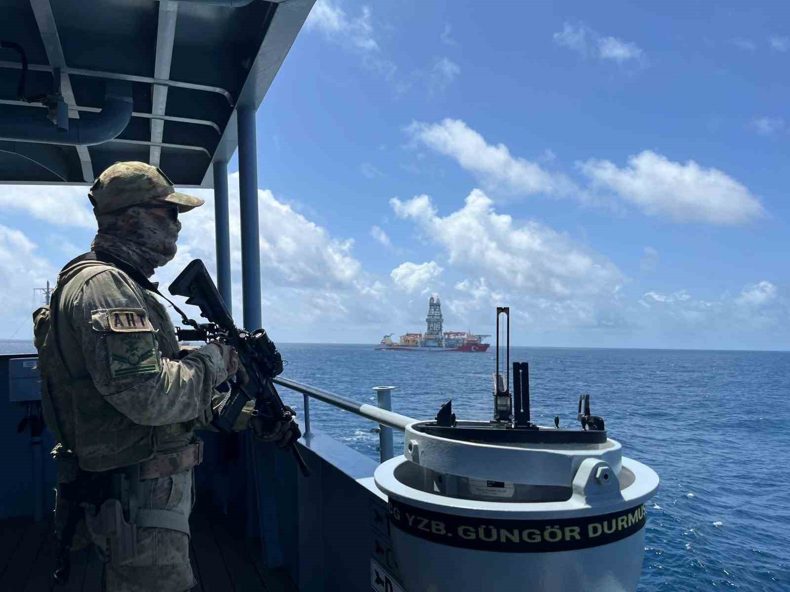 msb somali deniz gorev grubu unsurlari sondaj gemilerine refakat ve karakol destegine devam ediyor