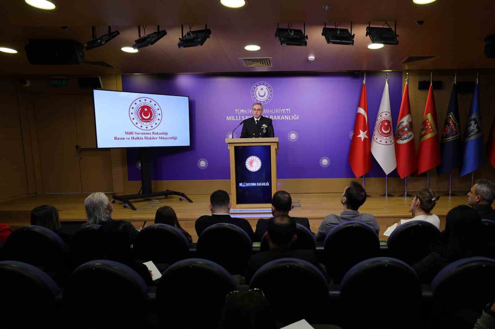 MSB: "Ukrayna’ya Türk askeri gönderilme iddiası) Rusya ile Ukrayna arasında bir ateşkesin tesis edilmesi gerekmektedir" 8 msb ukraynaya turk askeri gonderilme iddiasi rusya ile ukrayna arasinda bir ateskesin tesis edilmesi KXacYzL8
