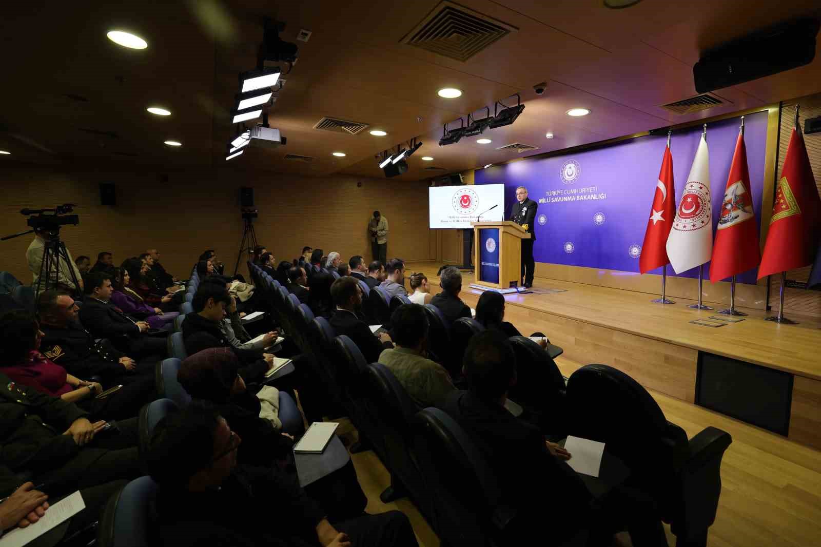 MSB: "Ukrayna’ya Türk askeri gönderilme iddiası) Rusya ile Ukrayna arasında bir ateşkesin tesis edilmesi gerekmektedir" 7 msb ukraynaya turk askeri gonderilme iddiasi rusya ile ukrayna arasinda bir ateskesin tesis edilmesi bnejHl6c