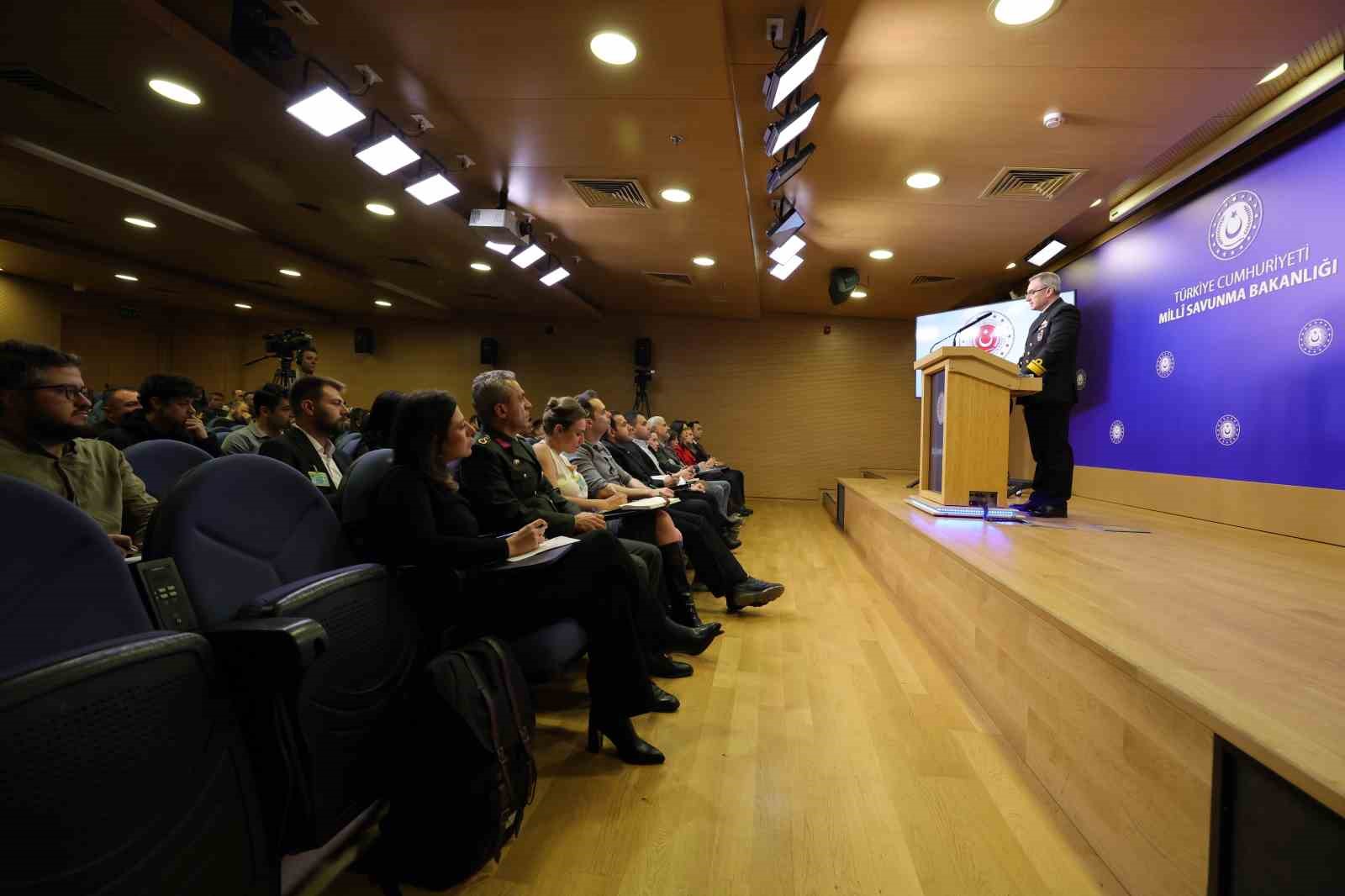 MSB: "Ukrayna’ya Türk askeri gönderilme iddiası) Rusya ile Ukrayna arasında bir ateşkesin tesis edilmesi gerekmektedir" 6 msb ukraynaya turk askeri gonderilme iddiasi rusya ile ukrayna arasinda bir ateskesin tesis edilmesi