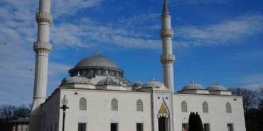 muazzez-abacinin-kizi-asli-abaci-annem-antibiyotik-tedavisine-ters-reaksiyon-verdi-gKTNimtE.jpg