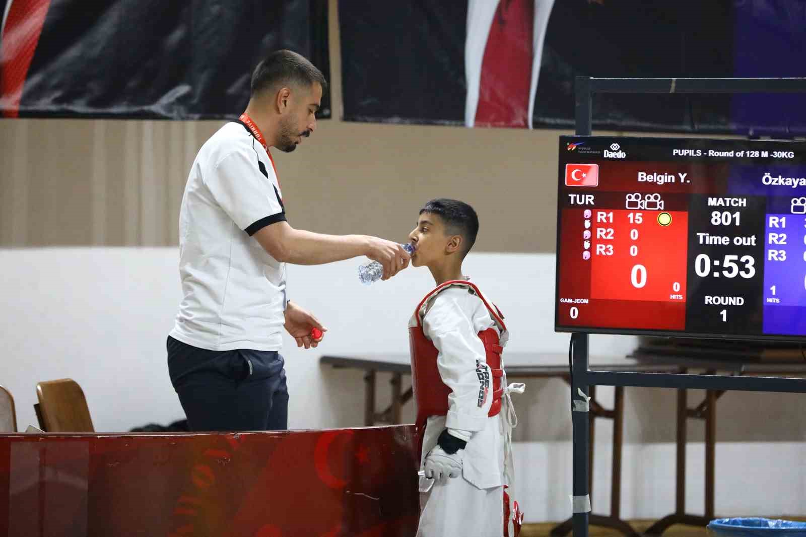 mucahit yanci dogu grubu taekwondo sampiyonasi sivasta basladi 1 IMR8Zykz