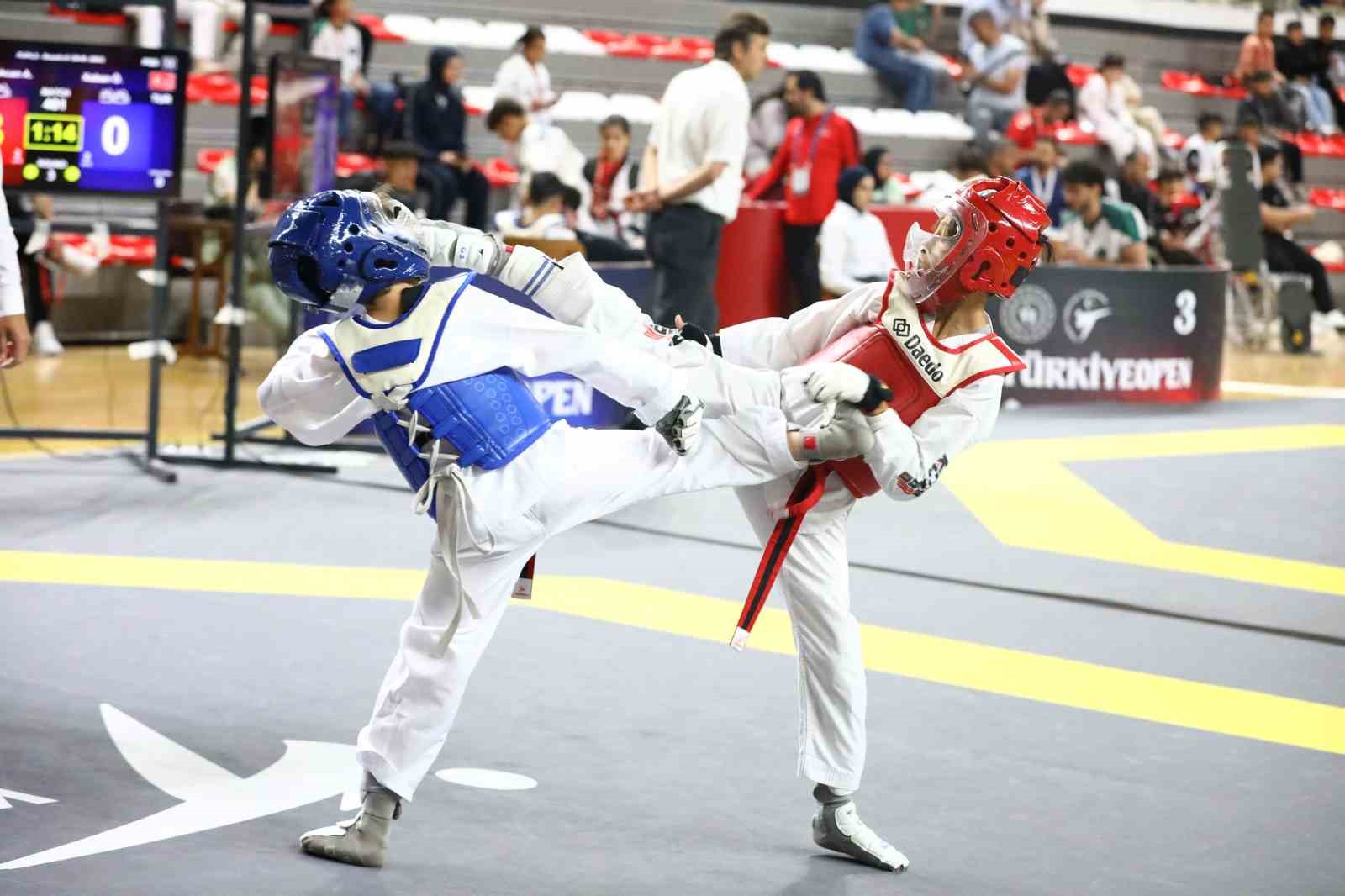 mucahit yanci dogu grubu taekwondo sampiyonasi sivasta basladi 2 1b2stArP