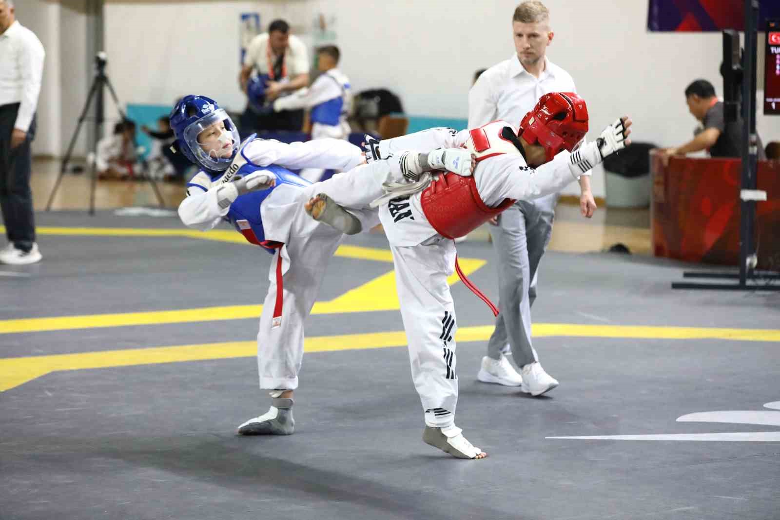 mucahit yanci dogu grubu taekwondo sampiyonasi sivasta basladi 3 2bhtZyU7