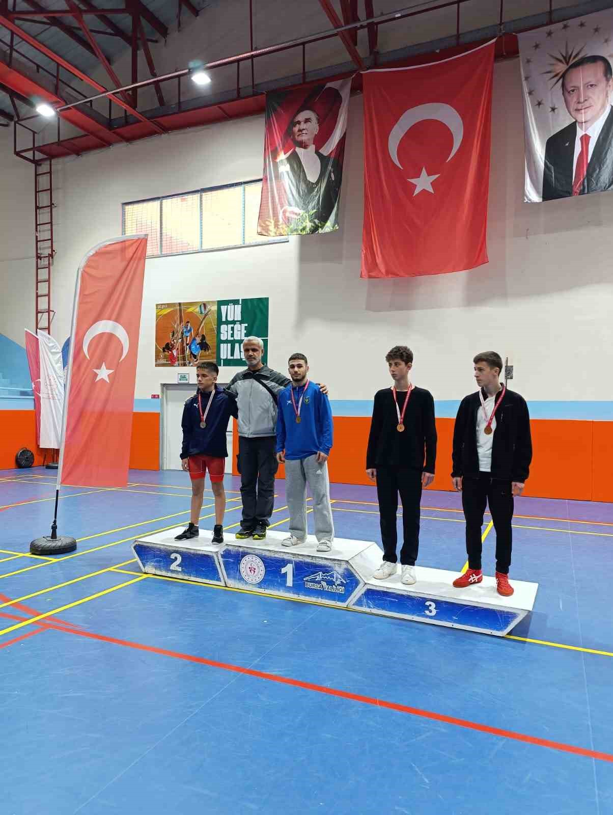 mudanya anadolu imam hatip lisesi gureste zirveye oturdu 2 Hu7kjQQq