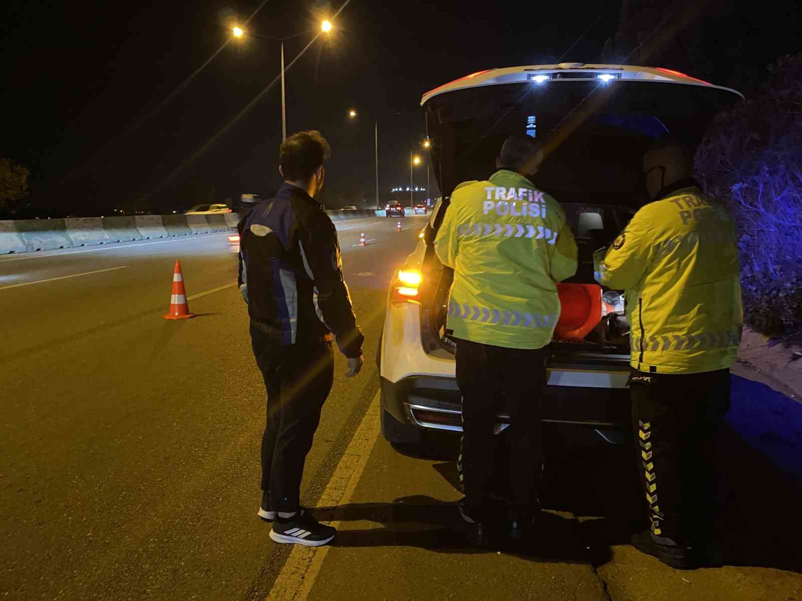 mudanyada alkollu surucu dehseti motosiklete carpip kacti 4 PXIWSJD6