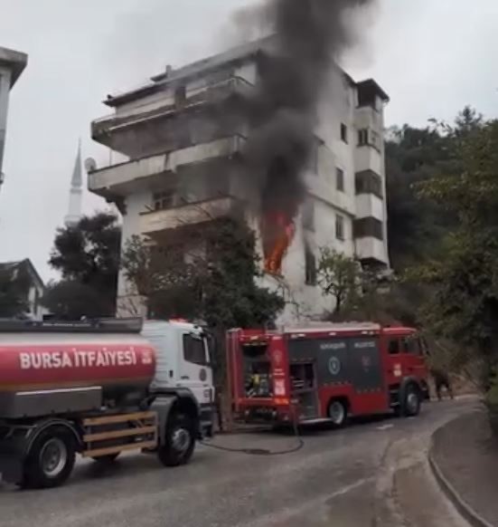 mudanyada apartmanda yangin panigi 2 2dmfM1mO
