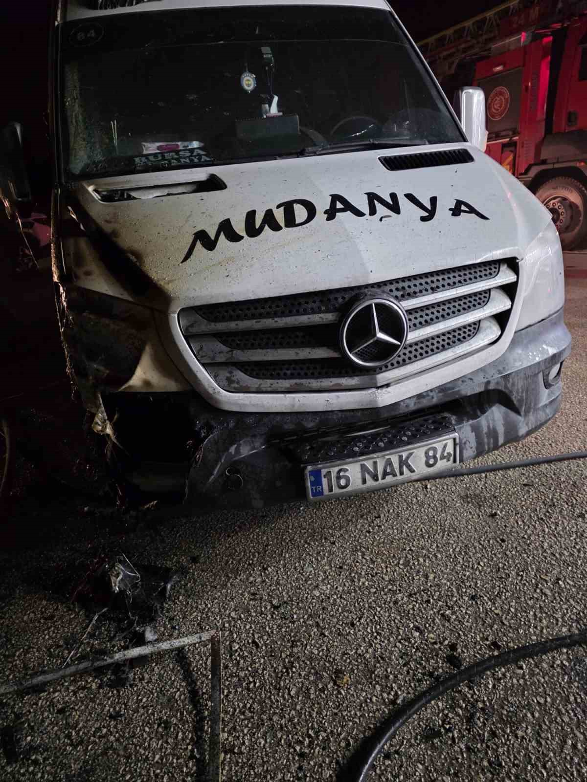 mudanyada minibus duraklarinda yangin panigi 4