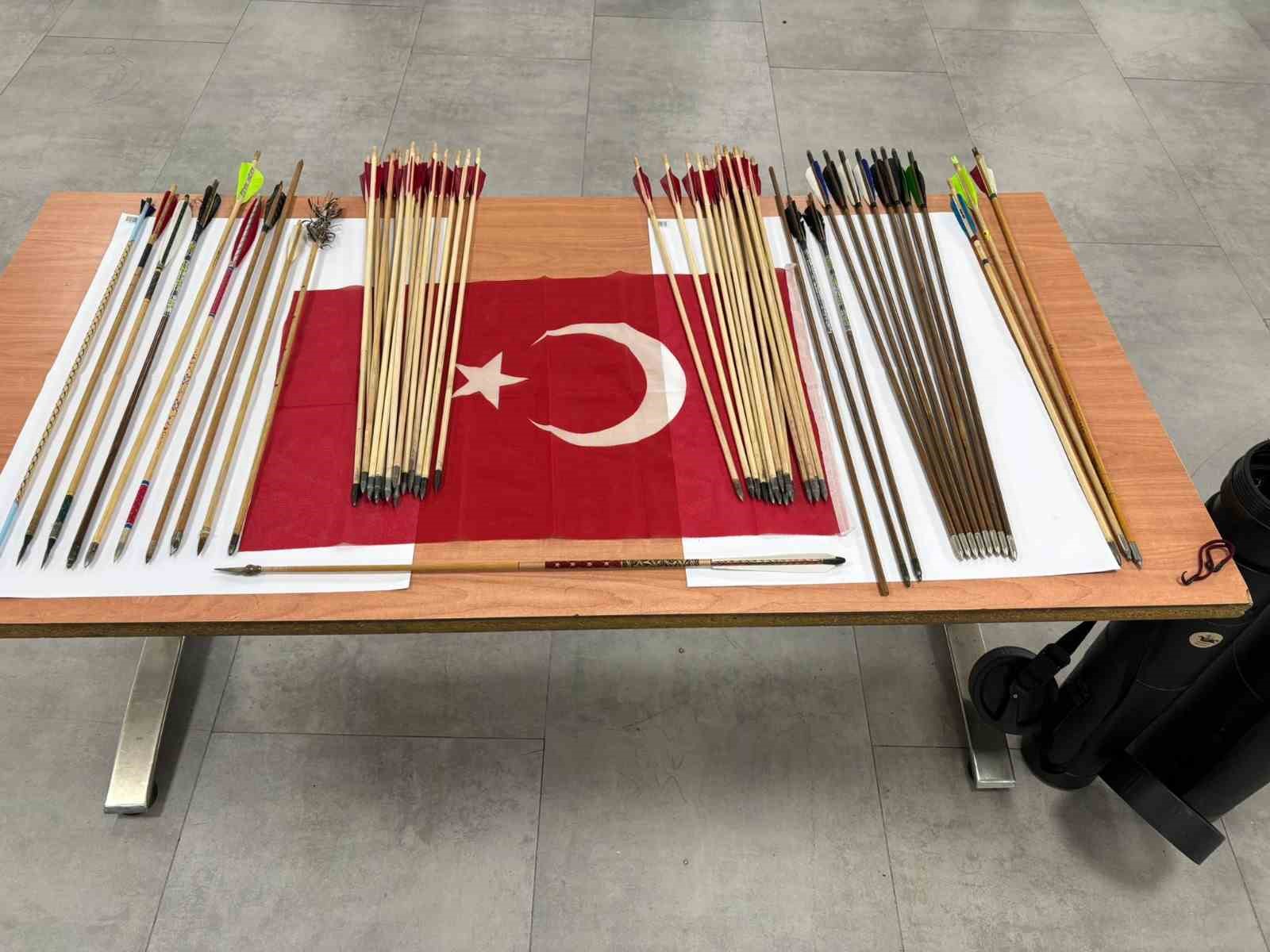 Mudanya’da öğrencilere yönelik okçuluk etkinliği büyük ilgi gördü 5 mudanyada ogrencilere yonelik okculuk etkinligi buyuk ilgi gordu 1 H8E6c7PC