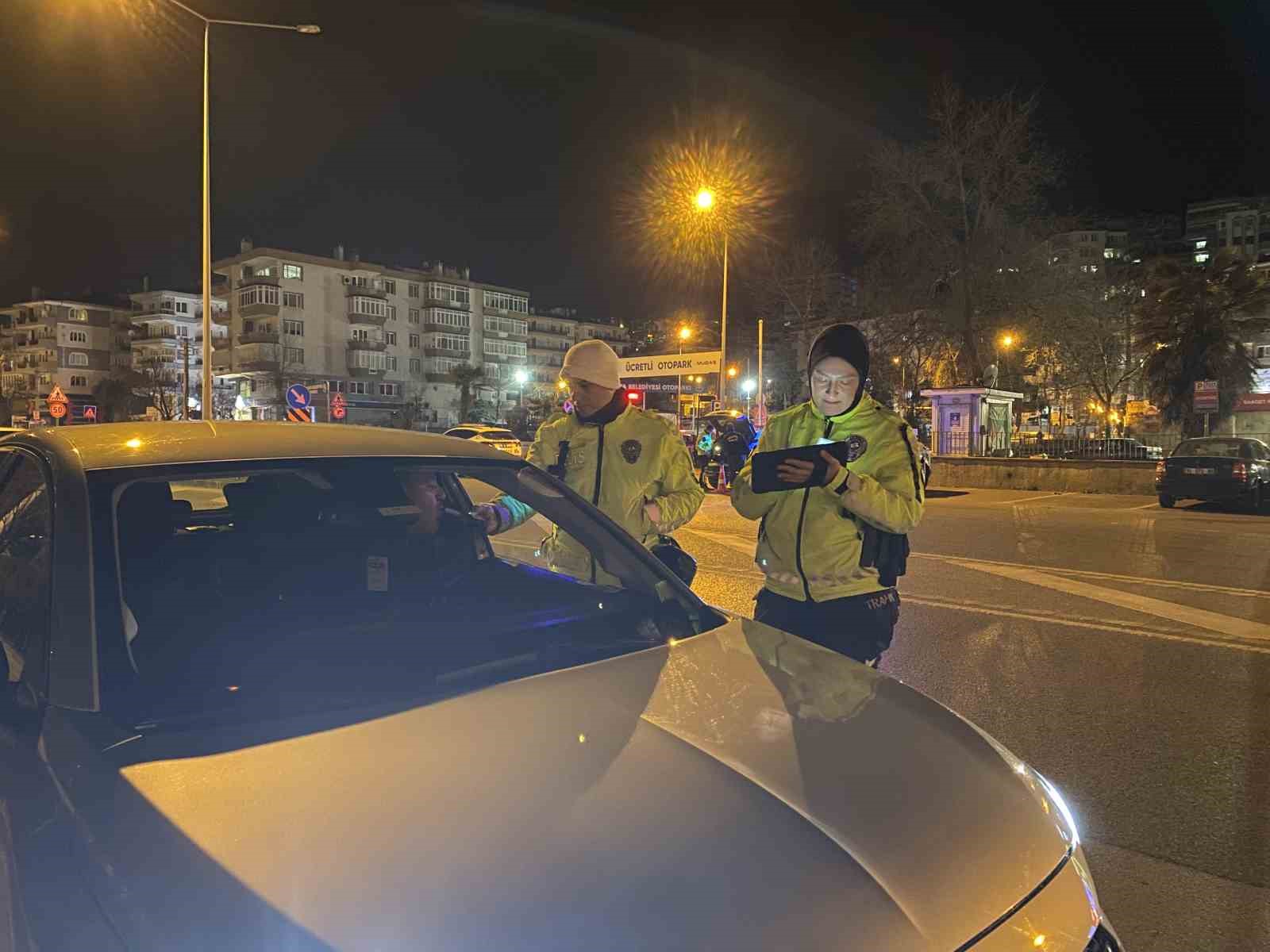 mudanyada trafikte huzur icin gece denetimi 0 Zz29BKkW