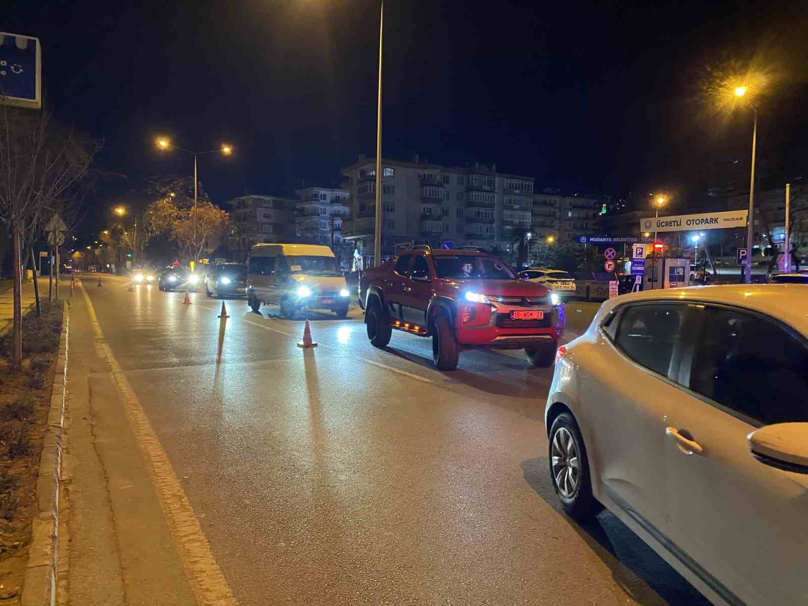 mudanyada trafikte huzur icin gece denetimi 3 4mXaediK