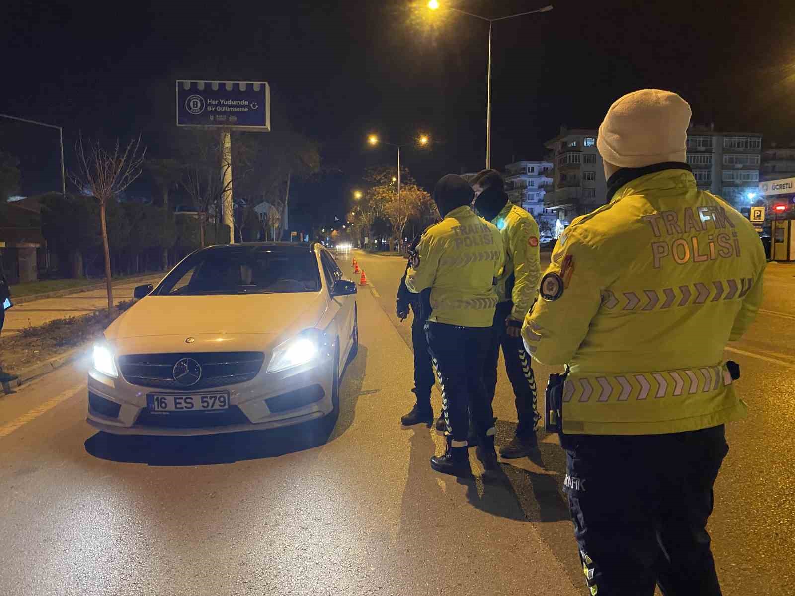 mudanyada trafikte huzur icin gece denetimi 4 kgHJHBWW