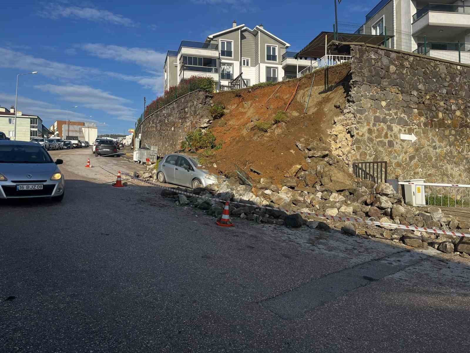 mudanyada yagmura dayanamayan istinat duvari coktu 1 hXXhFl5F
