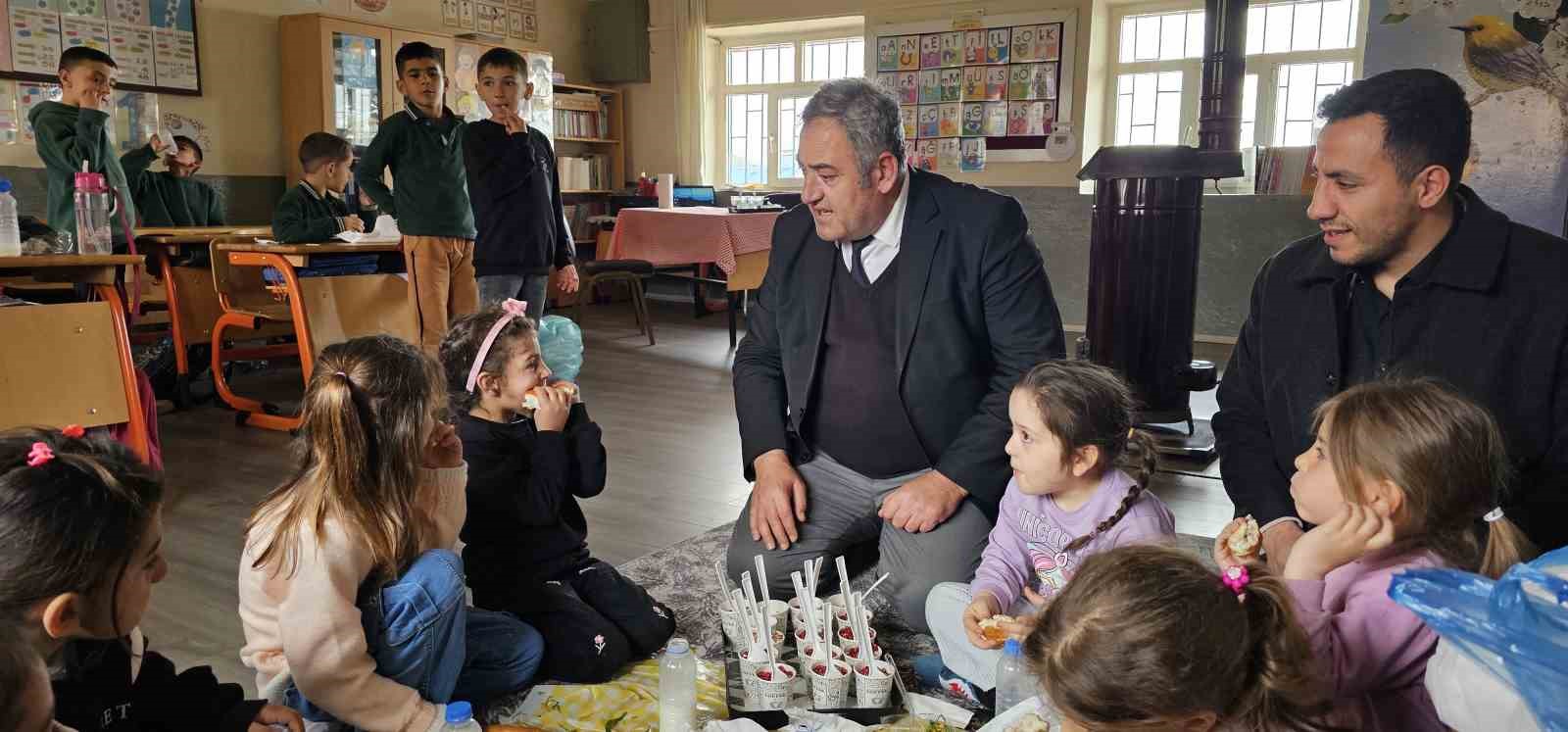 mudur bozyelden koy okulu ogrencilerine doner ve ayran surprizi 8 ciIdgdy3