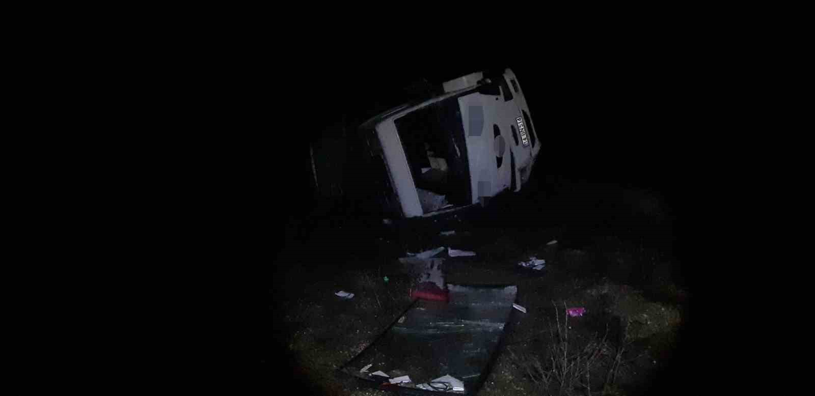 mudurnuda kamyon sarampole devrildi 1 yarali 6 HtS9O3nY