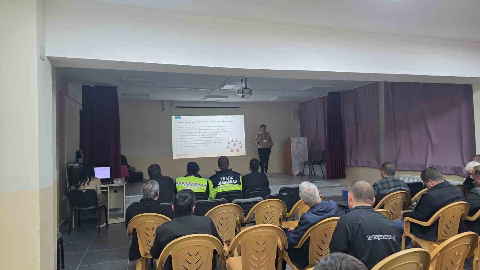 mudurnuda servis soforlerine ilk yardim egitimi verildi 1 DF8jdNCn