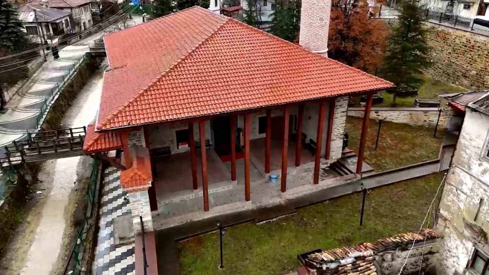 mudurnudaki kanuni sultan suleyman camisi asirlara meydan okuyor 2