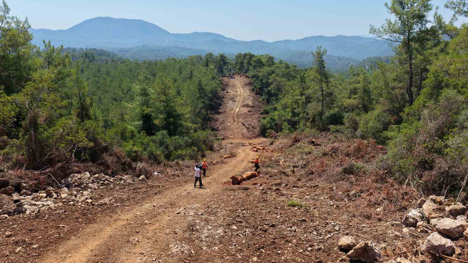 Muğla ve Aydın’da Orman yangın şerit yolu uzunluğu 2 bin kilometreye çıkıyor 4 mugla ve aydinda orman yangin serit yolu uzunlugu 2 bin kilometreye cikiyor 0 u27fzqSP