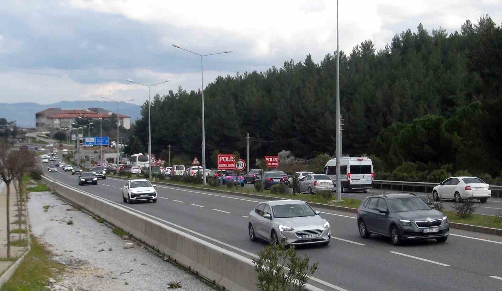muglada tatilcilerin donus yolculugu basladi 3 UTbHmtKv