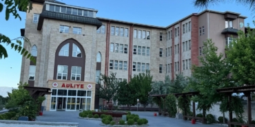 muhsin-yazicioglu-sorusturmalarina-feto-talimatiyla-mudahale-ettikleri-one-surulen-sahislarin-yargilandigi-dava-ertelendi-pBJrKM1B.jpg