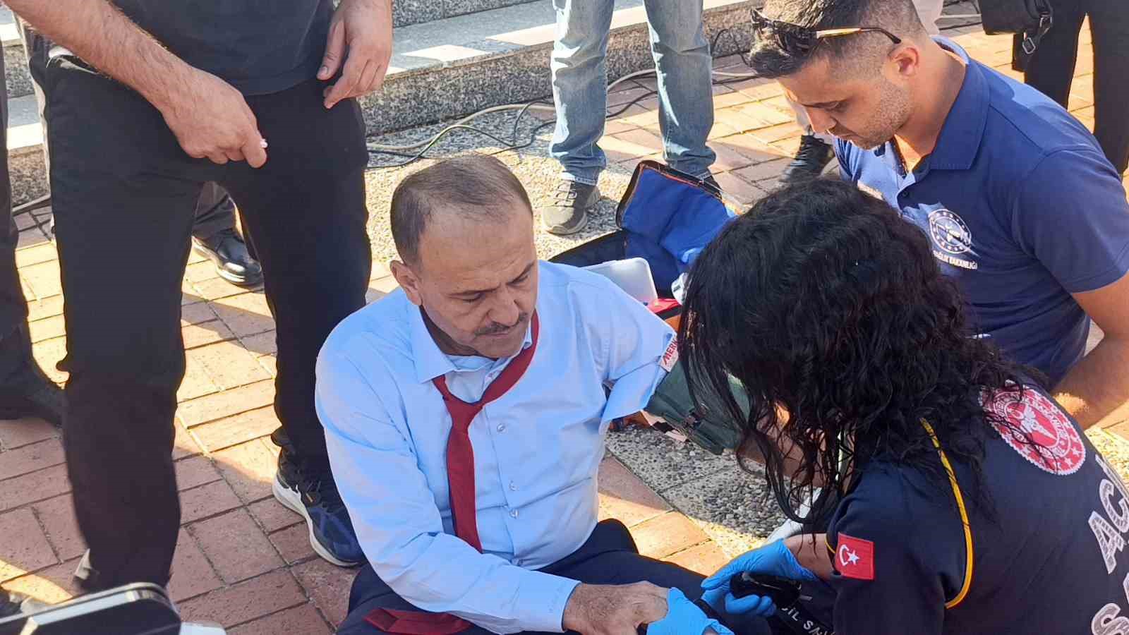 muhtarlar gununde kursude konusan muhtar bayginlik gecirdi 1 DL5sLYpM