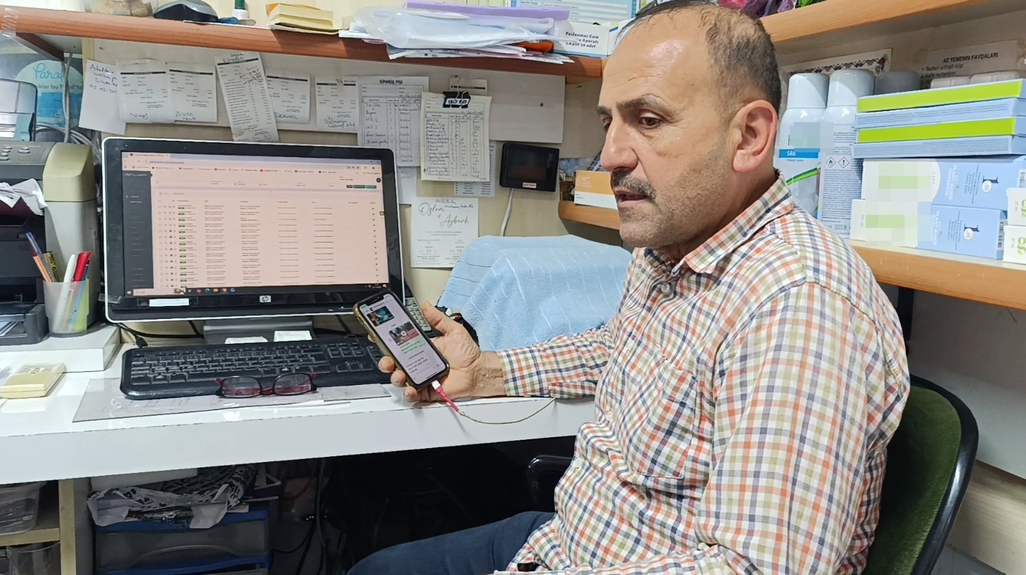 Muhtarlar Günü’nde kürsüde konuşurken baygınlık geçiren muhtarın telefonları susmuyor 7 muhtarlar gununde kursude konusurken bayginlik geciren muhtarin telefonlari susmuyor 3 gHTvKqfq