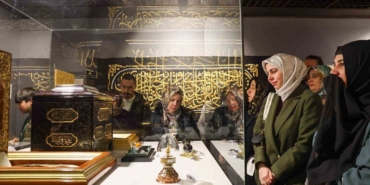mukaddes-emanetler-sergisine-yogun-ilgi-LKhZCm1U.jpg